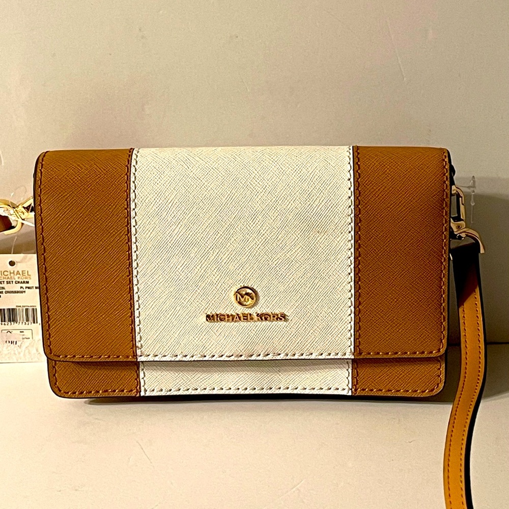 MICHAEL Michael Kors Jet Set Charm Phone
Crossbody Bag